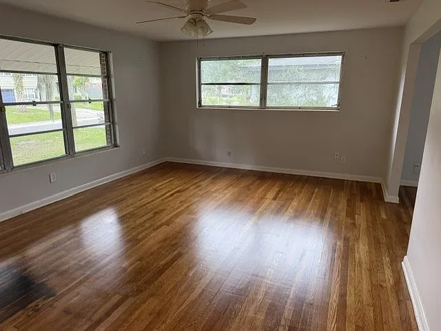 4 bed, 2.5 bath, 2000 sqft, $2,100 — Photo 3