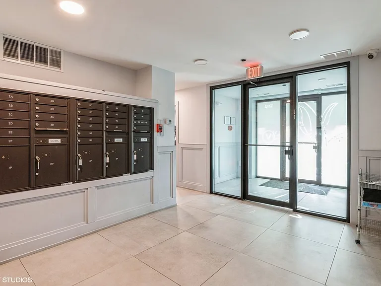 Vine Place Apartments — Photo 7