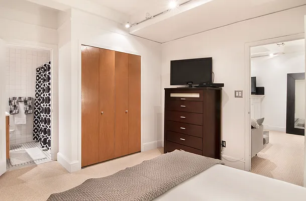 Rented by WAM Partners - William Moses Co. | media 34