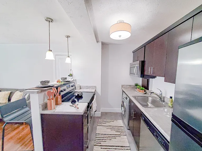 628 Park Ave — Photo 17
