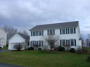 3 Alice Ln, Rensselaer, NY 12144