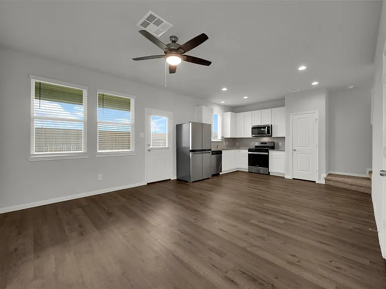 2542 Steelhead Dr — Photo 3