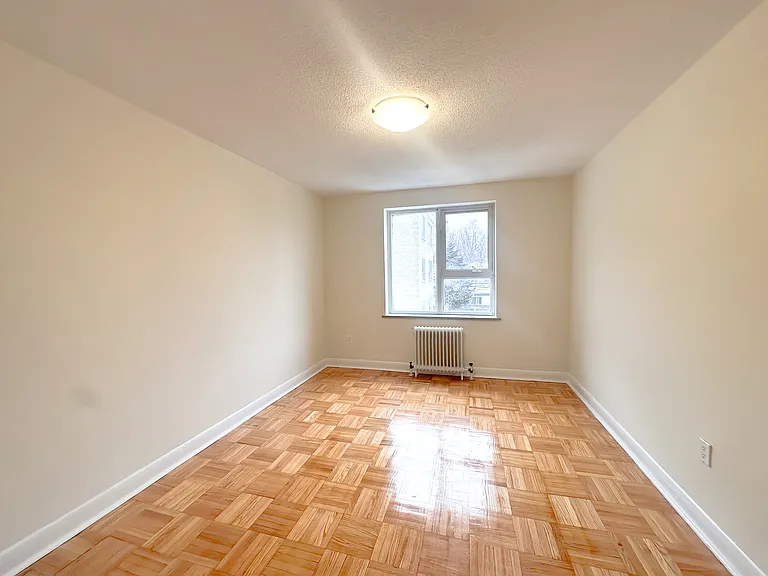 56 Ranleigh Ave #314 — Photo 8