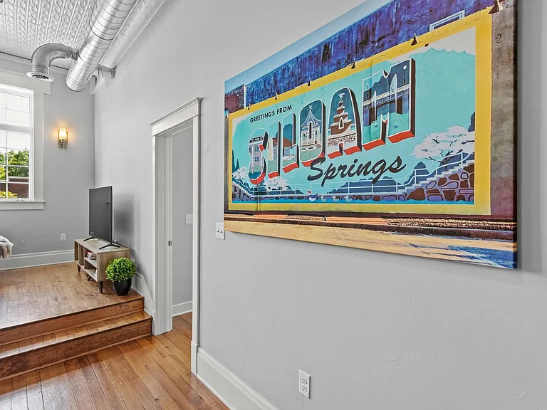 116 S Broadway St — Photo 17