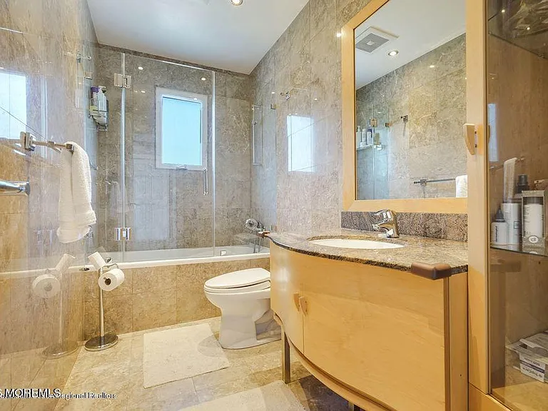 15 Timber Ln — Photo 24