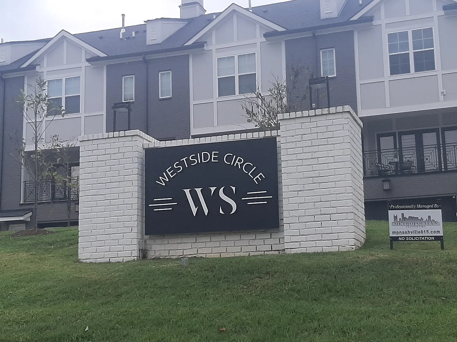 3 bed, 3.5 bath, 2161 sqft, $3,400 — Photo 4