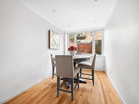 4th image of 267 W 71st St APT 1-R