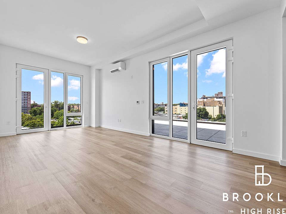 1st image of 50 E 10th St #614