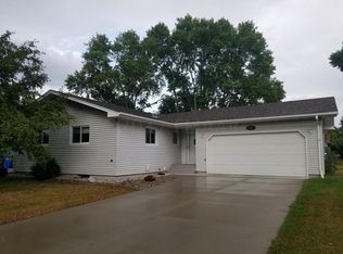 2825 Elm St N, Fargo, ND 58102