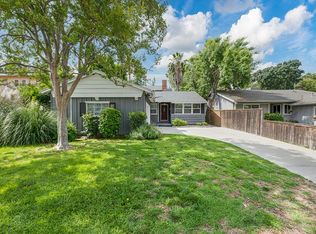 22040 Ybarra Rd, Woodland Hills, CA 91364