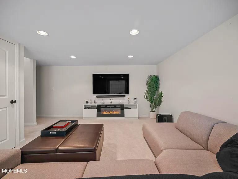5 Cortland Rd — Photo 20