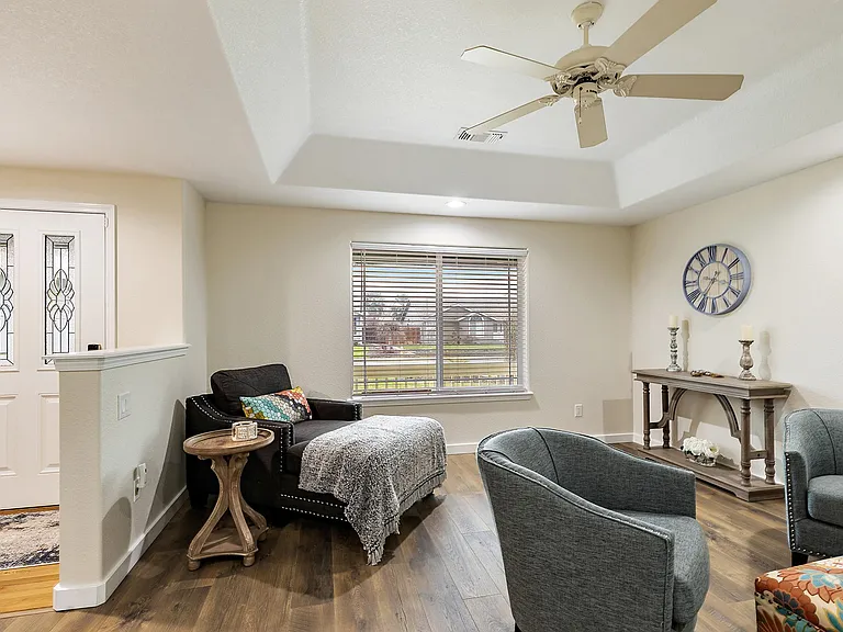 2327 Jeremy St — Photo 34