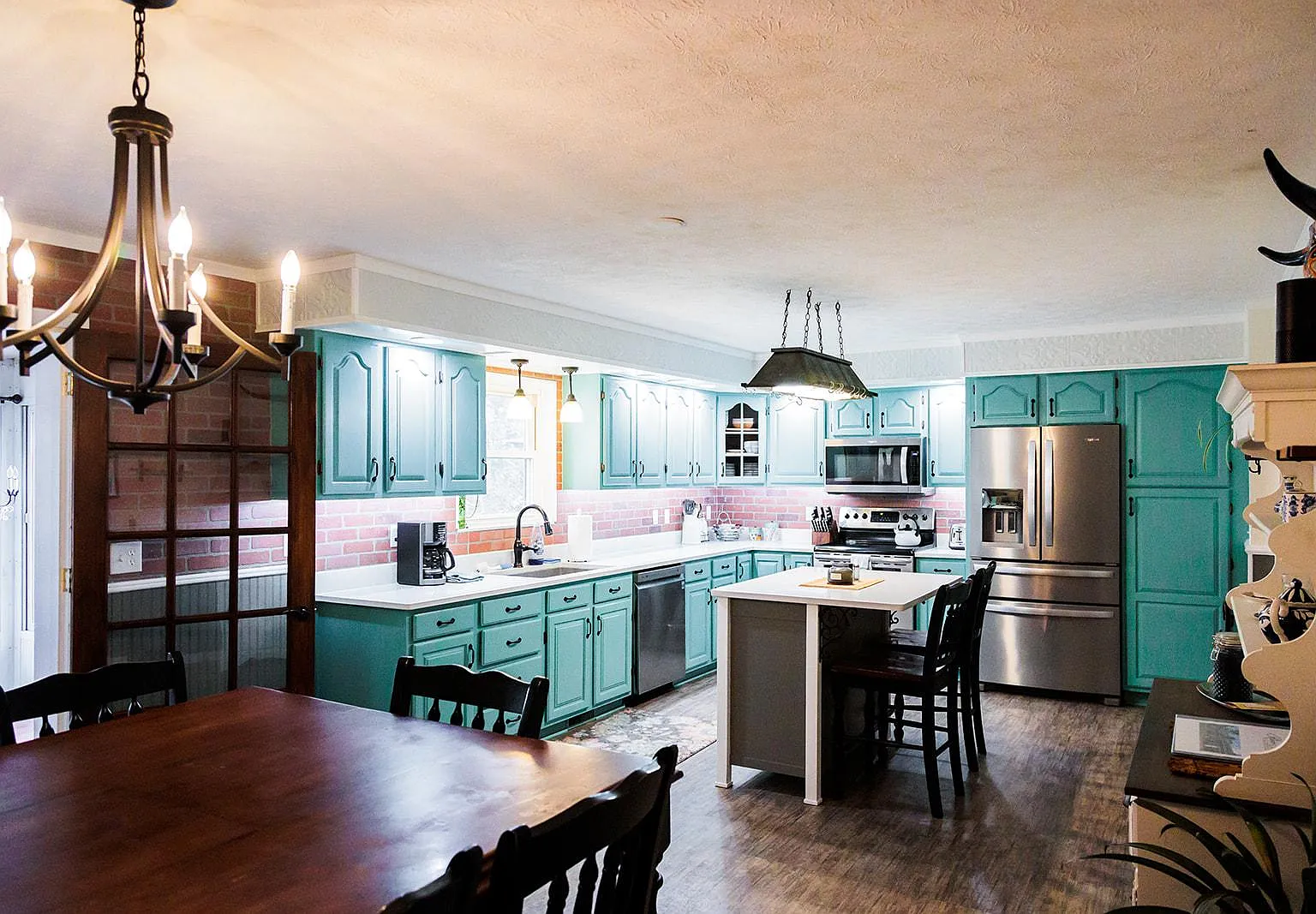 7 bed, 3.5 bath, 4700 sqft, $4,200 — Photo 2