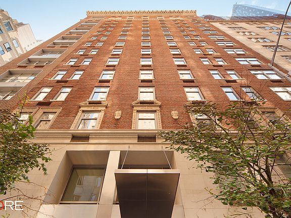 5th image of 100 W 58th St APT 6B