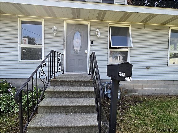 2nd image of 218 E Park St #216