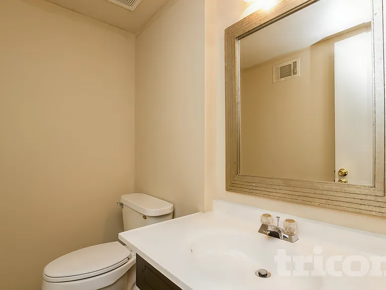 1464 Yorkton Ct — Photo 14