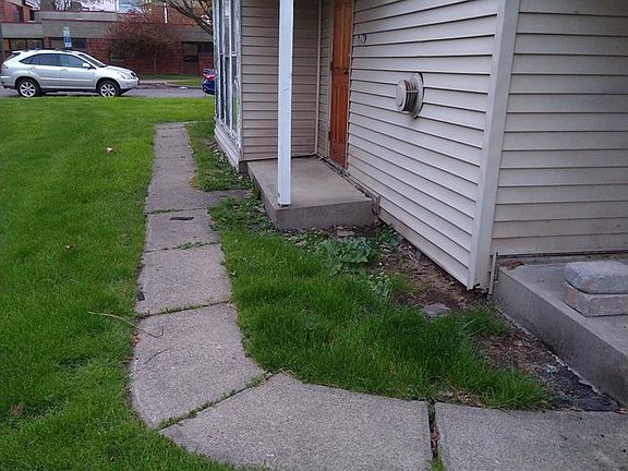 2nd image of 210 Sullivan St