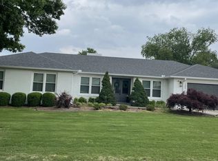 105 Hickory Dr, Muscle Shoals, AL 35661