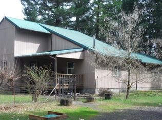 499 Raintree Dr, Cave Junction, OR 97523