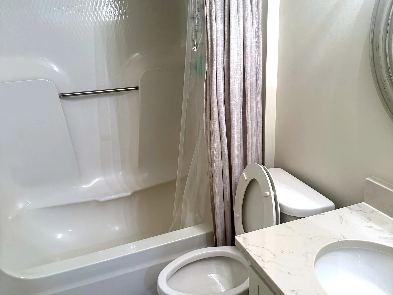 1704 Saint Charles Pl — Photo 3