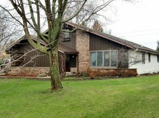 4771 S 99th St, Greenfield, WI 53228