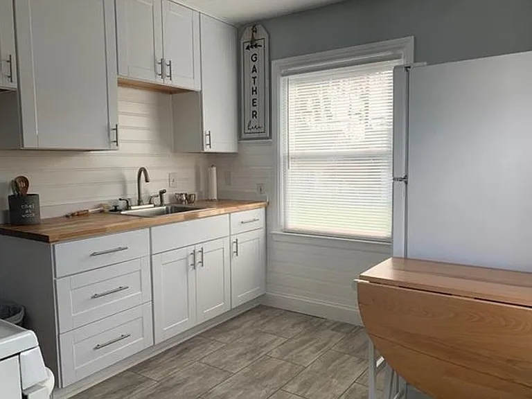 24171 Chicago St — Photo 2