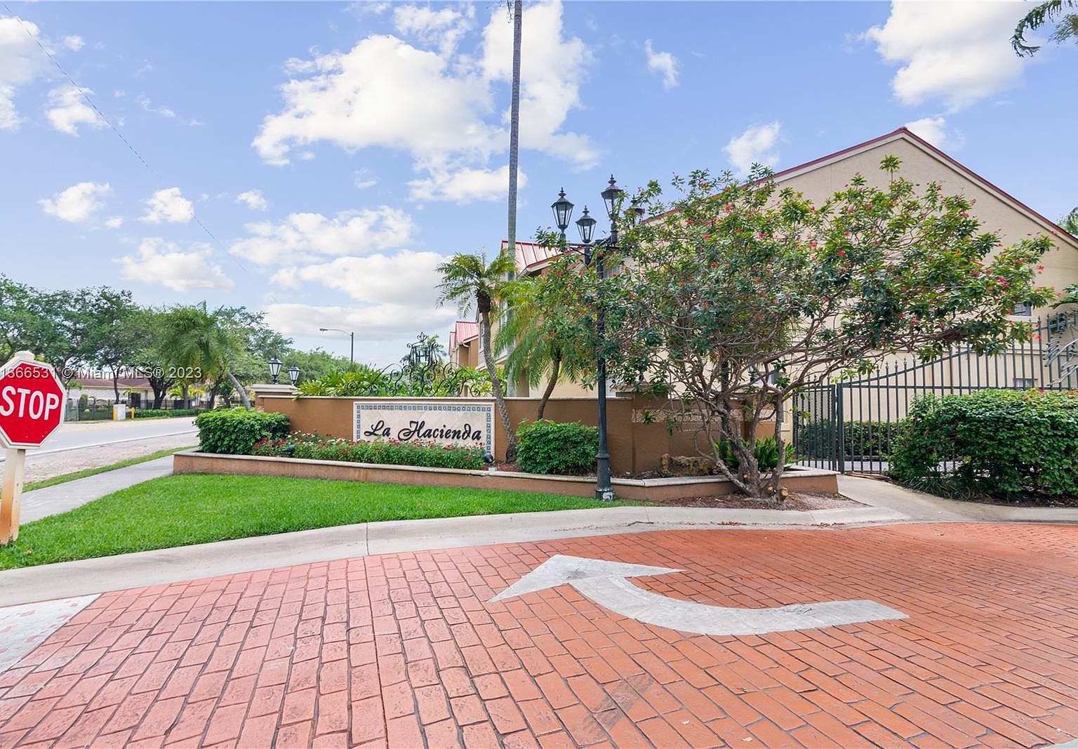 18348 NW 68th Ave APT I, Hialeah, FL 33015 | Zillow