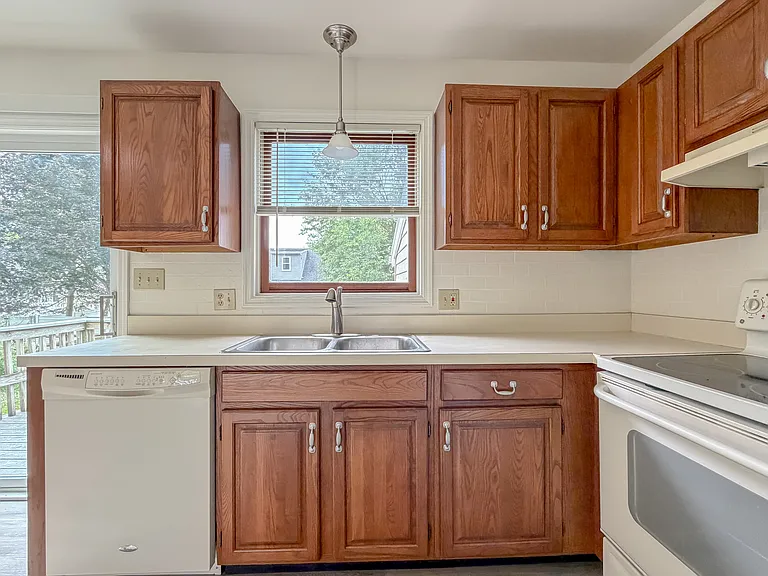 28 Pheasant Ln — Photo 10