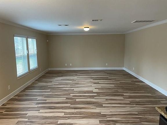 5th image of 8402 Willow Woods Ct