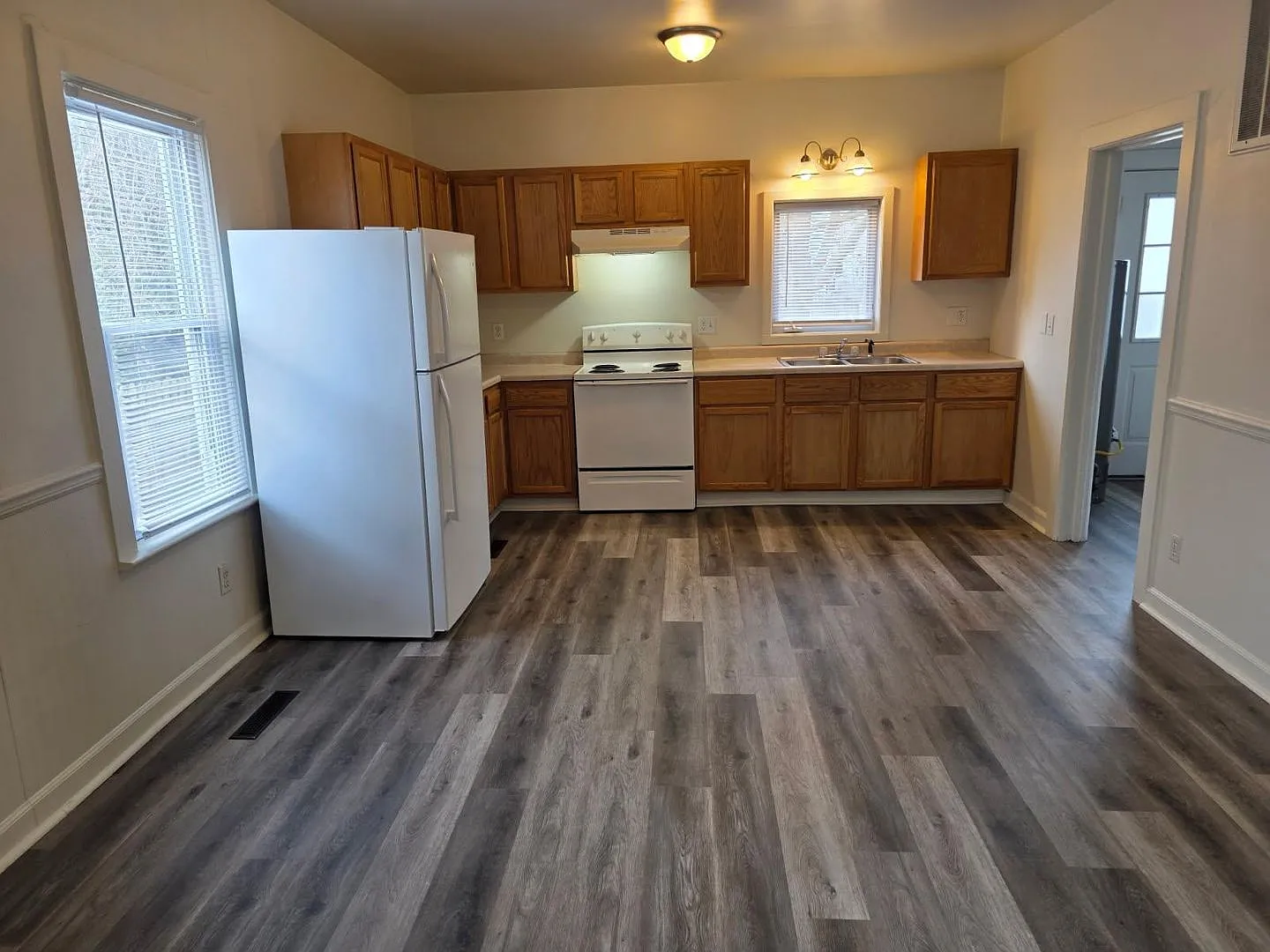 1011 Shawano Ave — Photo 4