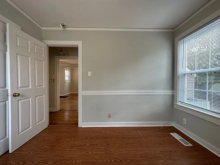 4024 Macarthur Dr — Photo 11