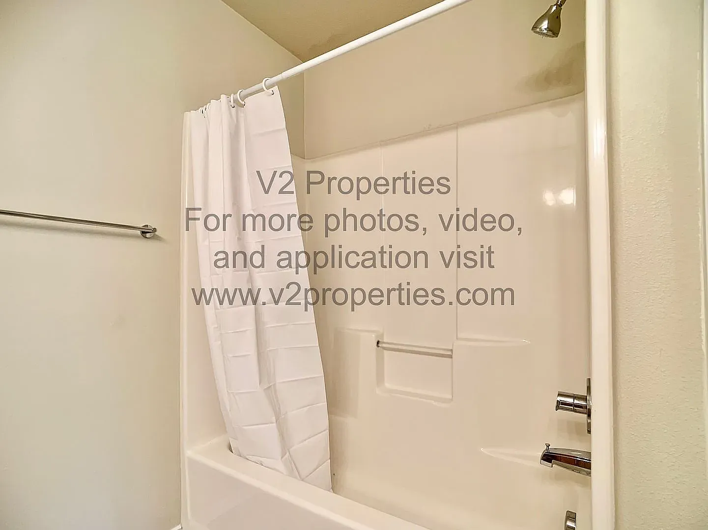 3 bed, 2.5 bath, 2193 sqft, $2,895 — Photo 2