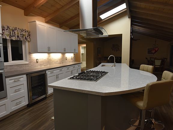 2nd image of 1462 Skyline Dr
