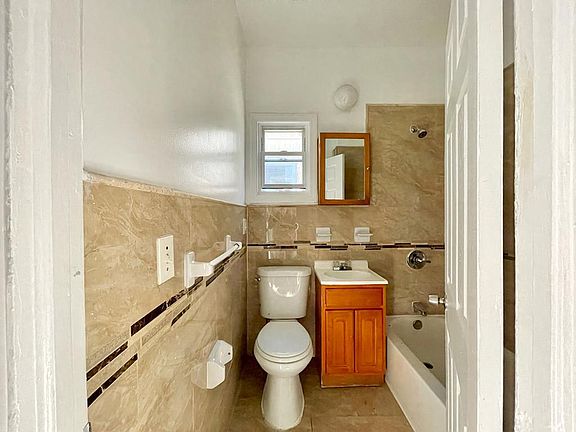 2nd image of 176 Wilkinson Ave #2