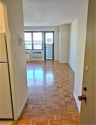 5th image of 350 W 51st St APT 8E