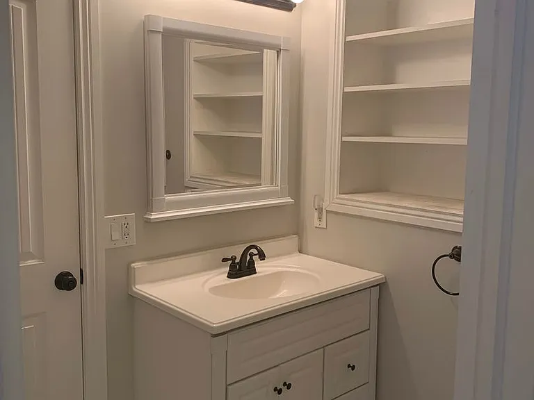 557 N 400 E — Photo 11