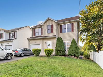 11 Cranston Ave, Shelton, CT, 06484