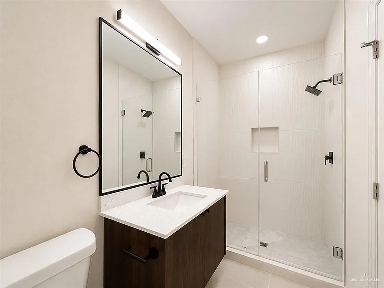 408 N Alexandrite Ave #1 — Photo 6