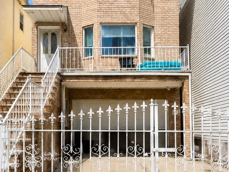 72 Zabriskie St #2 — Photo 1