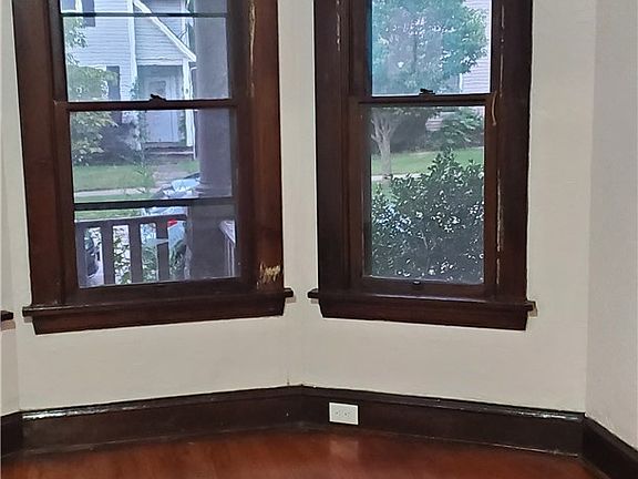 5th image of 3780 W 37th St