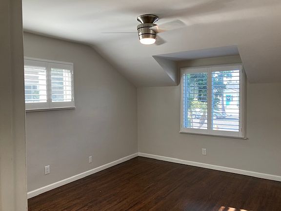 4th image of 216 Avenue G