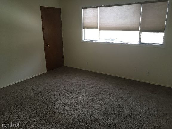 2nd image of 814 E Rockwell Ave