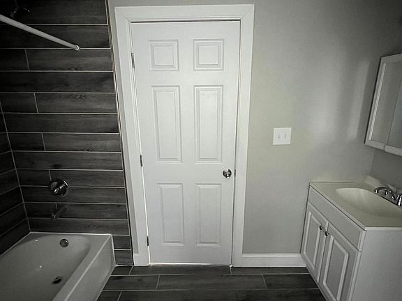 5th image of 151 Howard Ave #3D