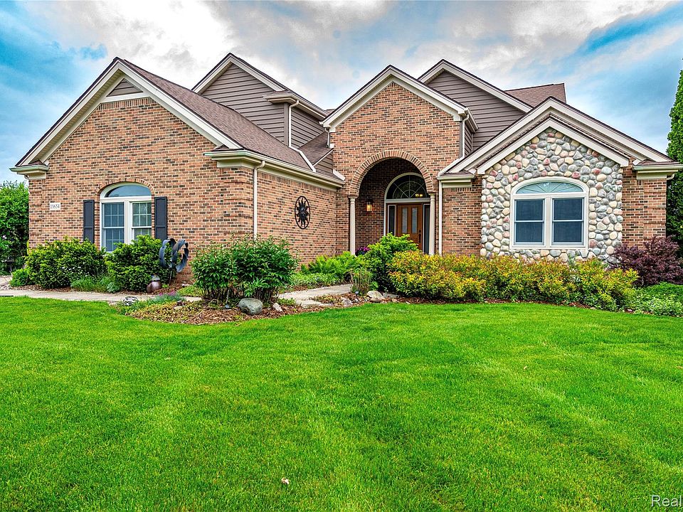 1st image of 10654 W Braemar Dr