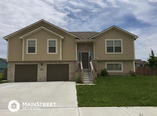577 S Meadowbrook St, Gardner, KS 66030