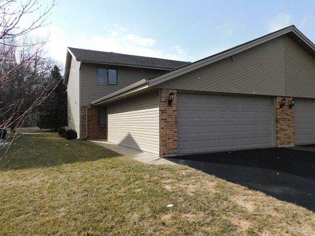 1st image of 730 Tulip Ln