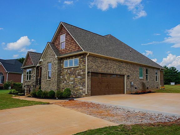 3rd image of 240 Heather Glen Dr