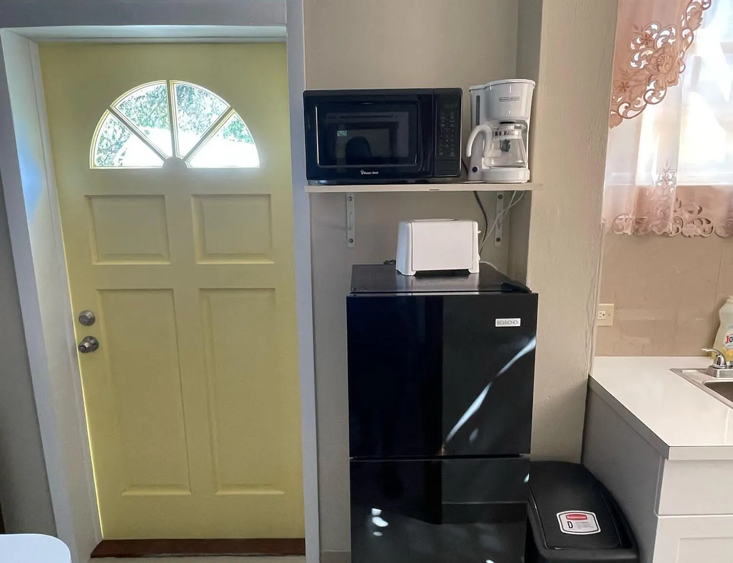 Studio, $1,600 — Photo 4