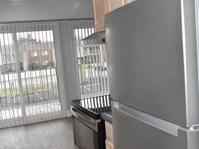 Sunnymede Apartments - Troy, MI — Photo 28