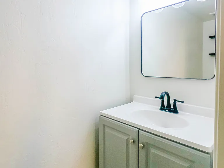 1219 E Townley Ave — Photo 7